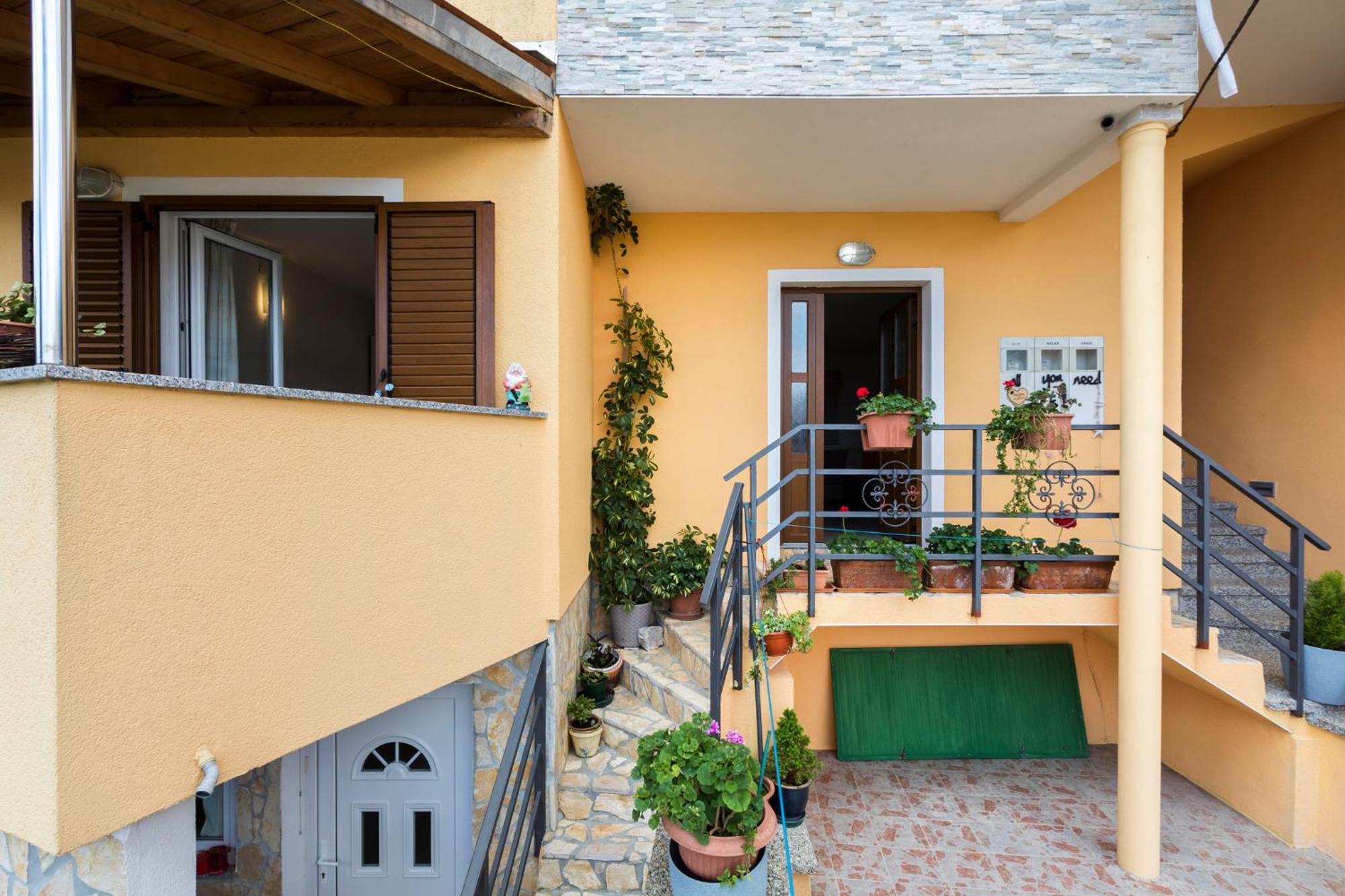 Apartmani I Soba Roberto I Mirjana Valun Exterior foto