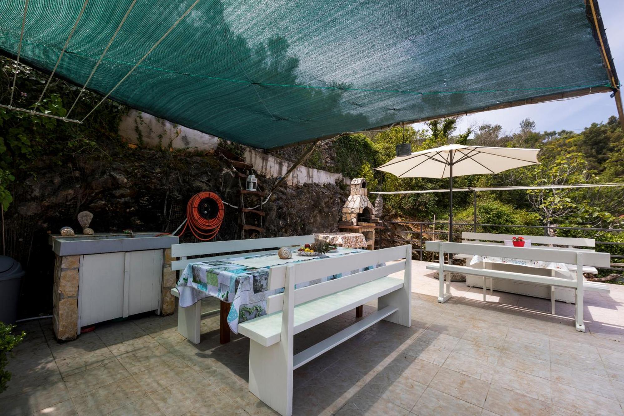 Apartmani I Soba Roberto I Mirjana Valun Exterior foto